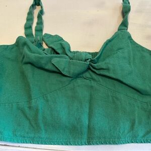 Universal Thread Green Sleeveless Crop Tank Top